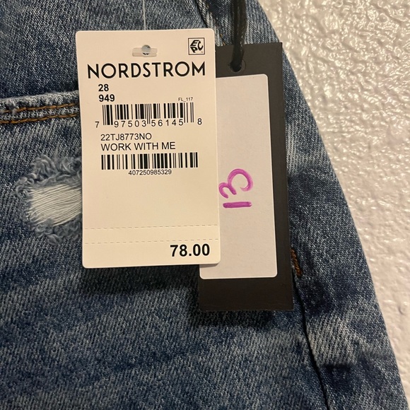 New Blank NYC Medium Wash Jean Shorts Size 28 - Picture 5 of 5